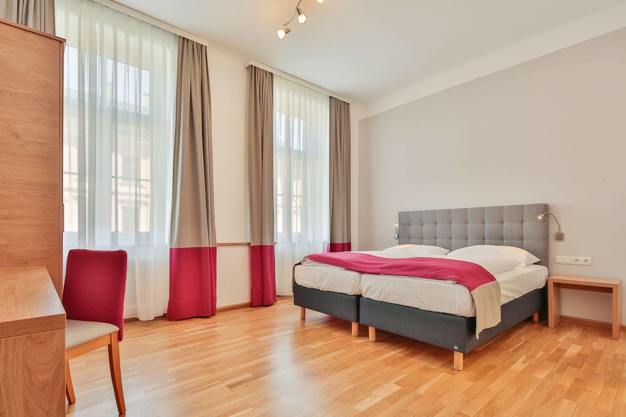 Hotel Unter Den Linden 3*
