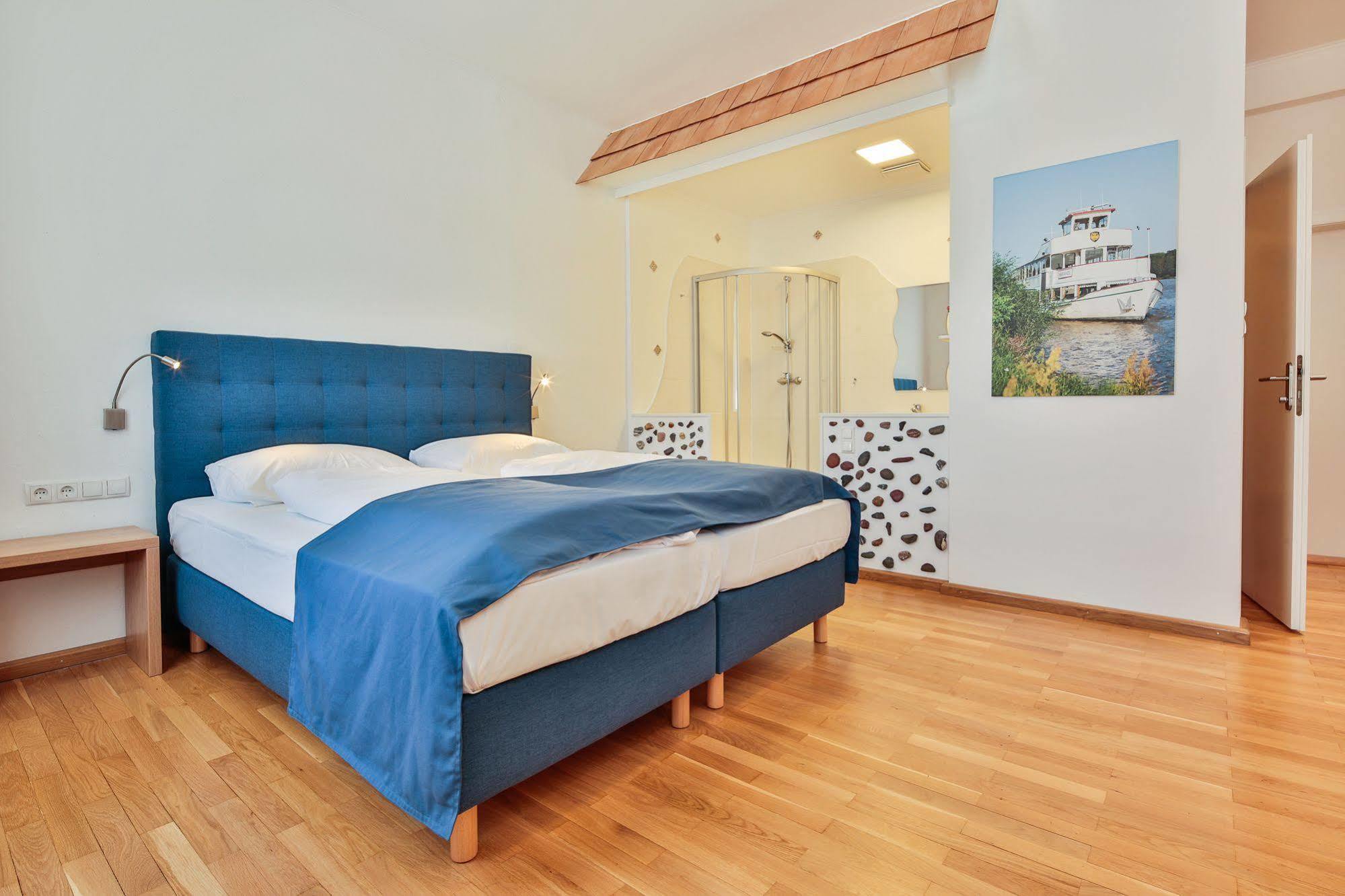 Hotel Unter Den Linden 3*