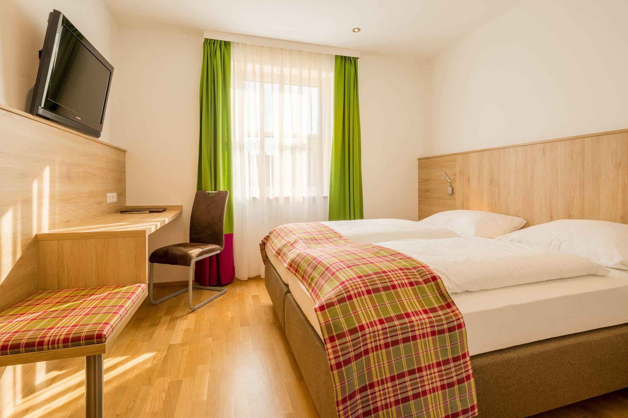 Unter Den Linden Hotel 3*